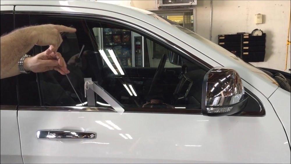 How To Unlock A Jeep Compass With Keys Inside: Quick & Easy Tips
