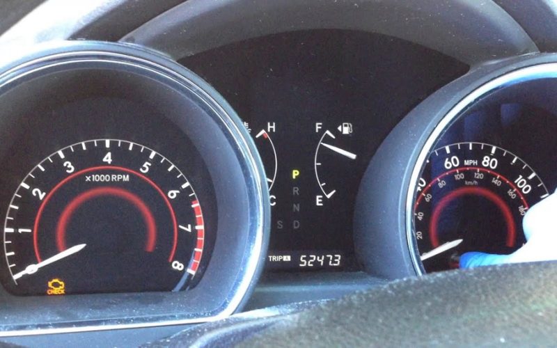 How To Reset Oil Maintenance Light On 2010 Toyota Highlander: Quick Guide