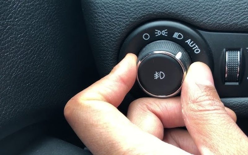 How To Turn Off Headlights Jeep Grand Cherokee 2025: Quick Guide