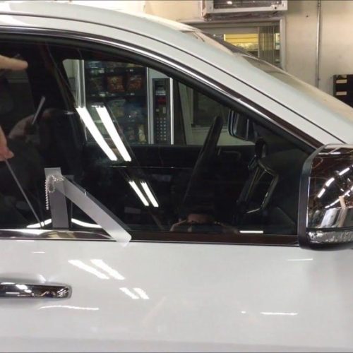 How To Unlock A Jeep Compass With Keys Inside: Quick & Easy Tips