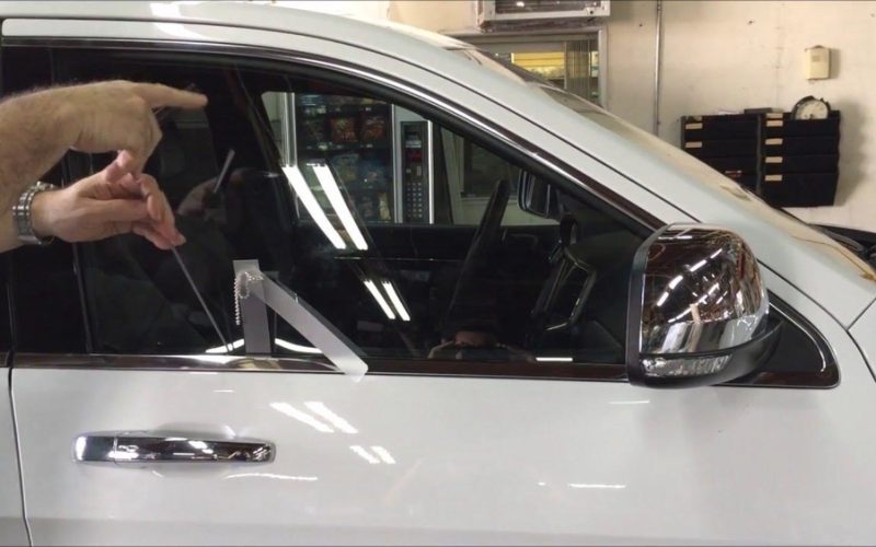 How To Unlock A Jeep Compass With Keys Inside: Quick & Easy Tips